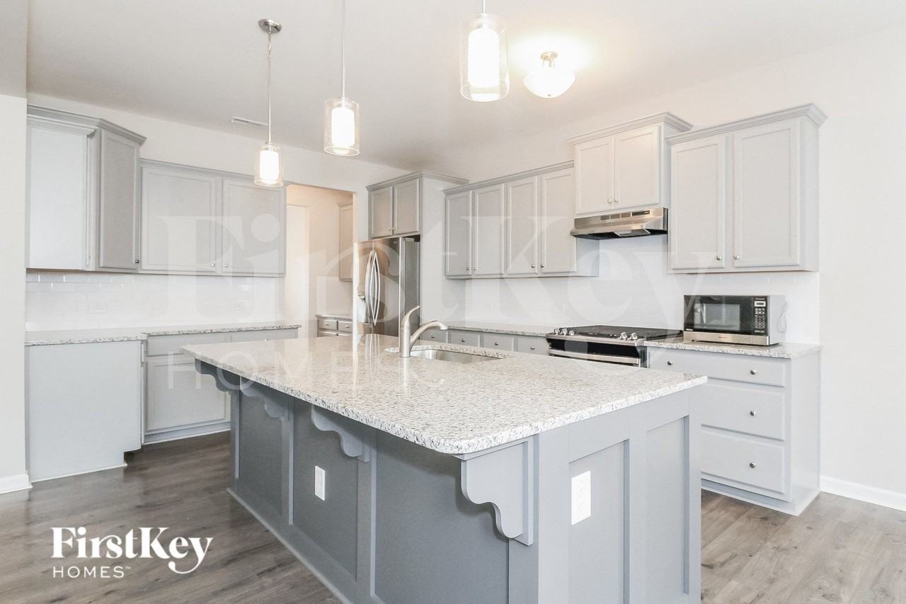 1307 Red Deer Dr - Photo 6 of 15