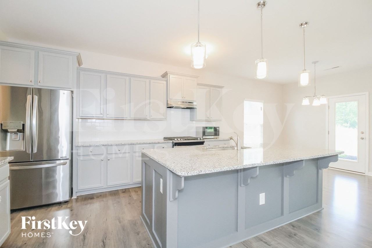 1307 Red Deer Dr - Photo 7 of 15