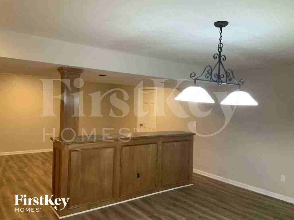 10130 Bond St - Photo 2 of 14