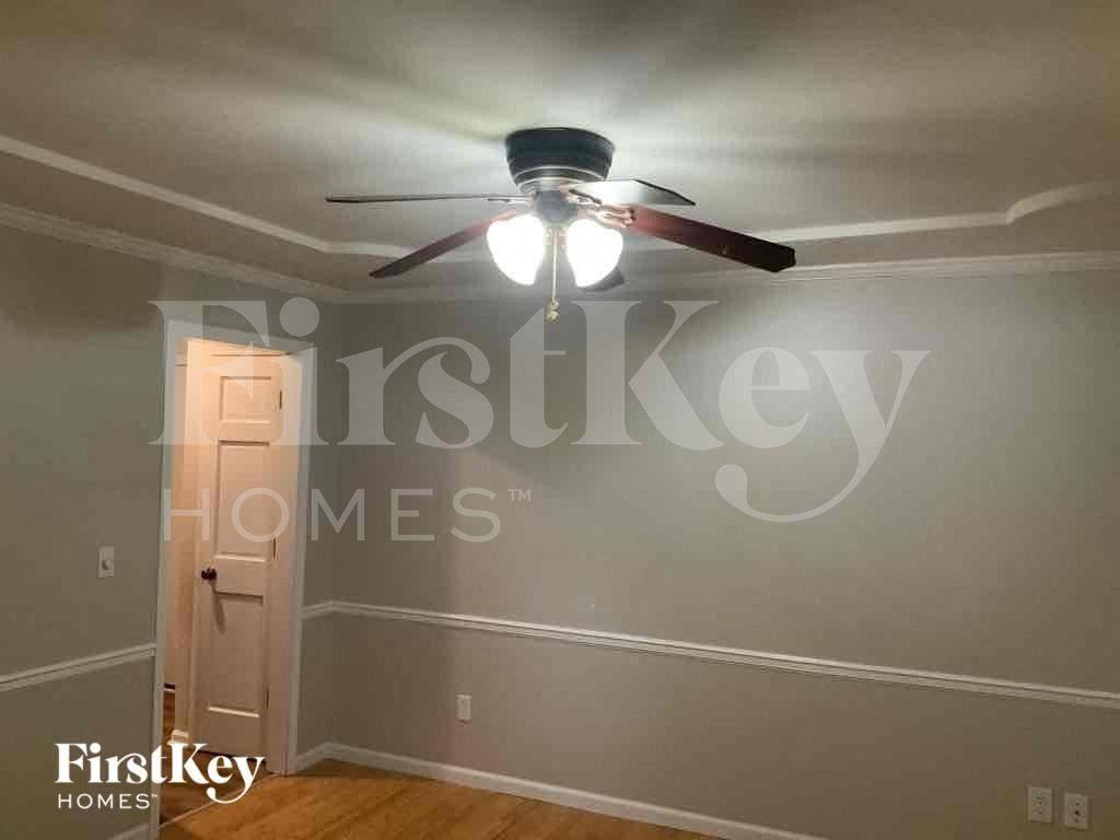 10130 Bond St - Photo 7 of 14