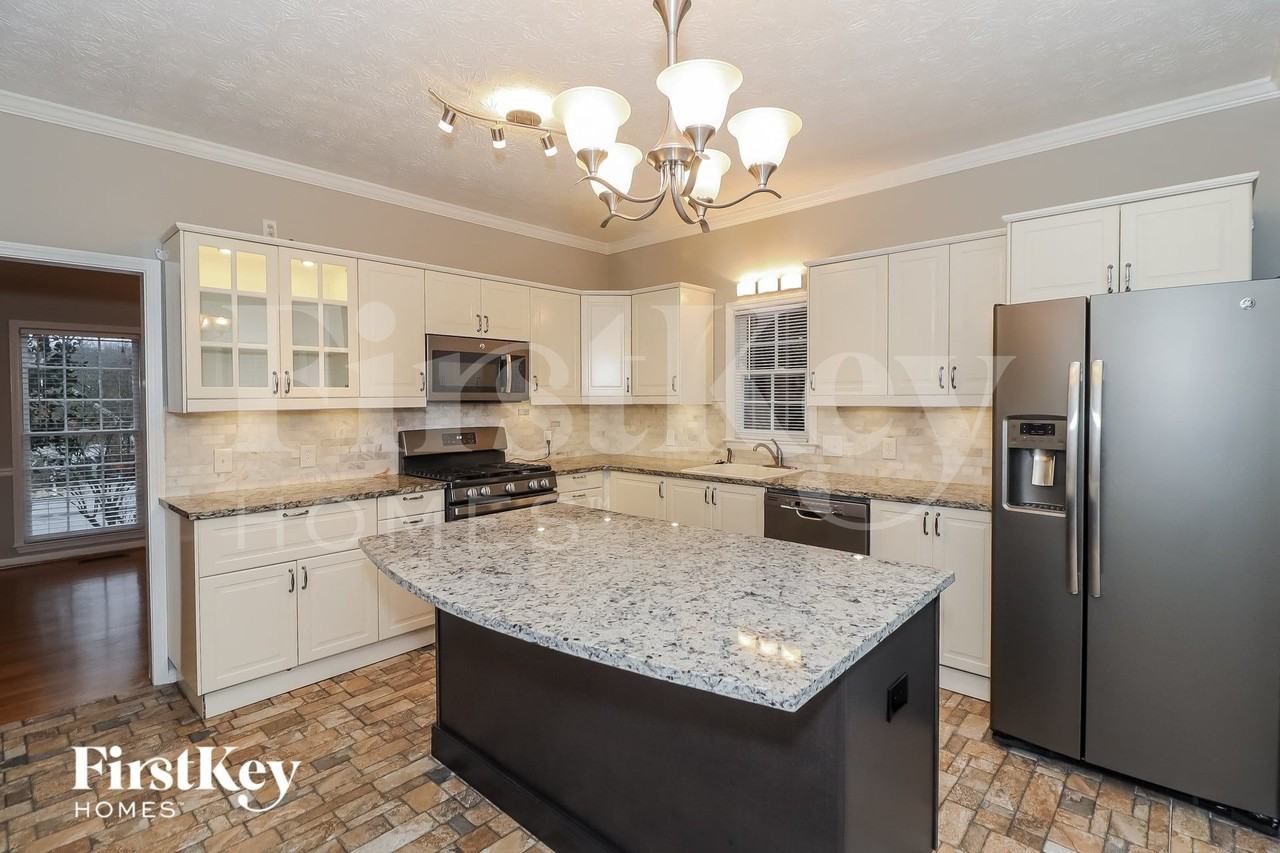 2117 Gatwick Dr - Photo 6 of 15