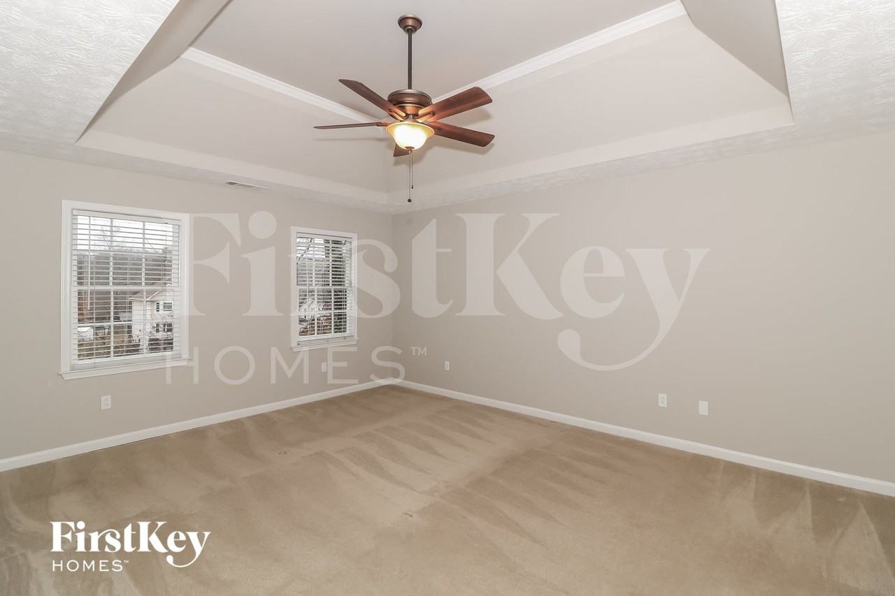 2117 Gatwick Dr - Photo 7 of 15