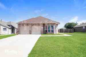 featured image of 2925 Oakshire St