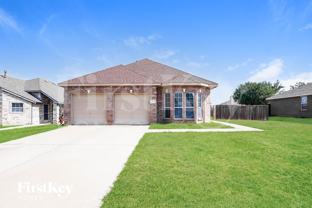 2925 Oakshire St - Photo 1 of 1