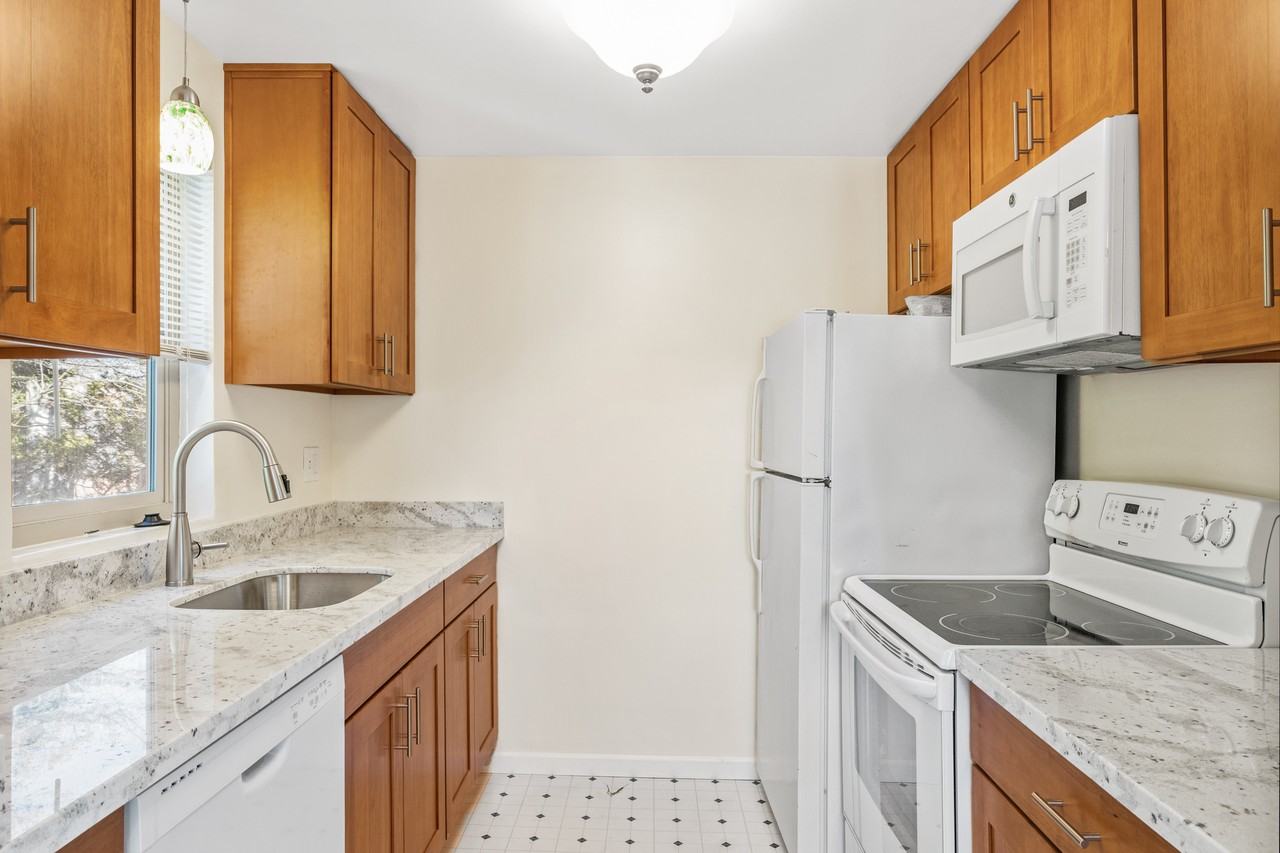 1518 Nw 53rd St #6 - Photo 2 of 4