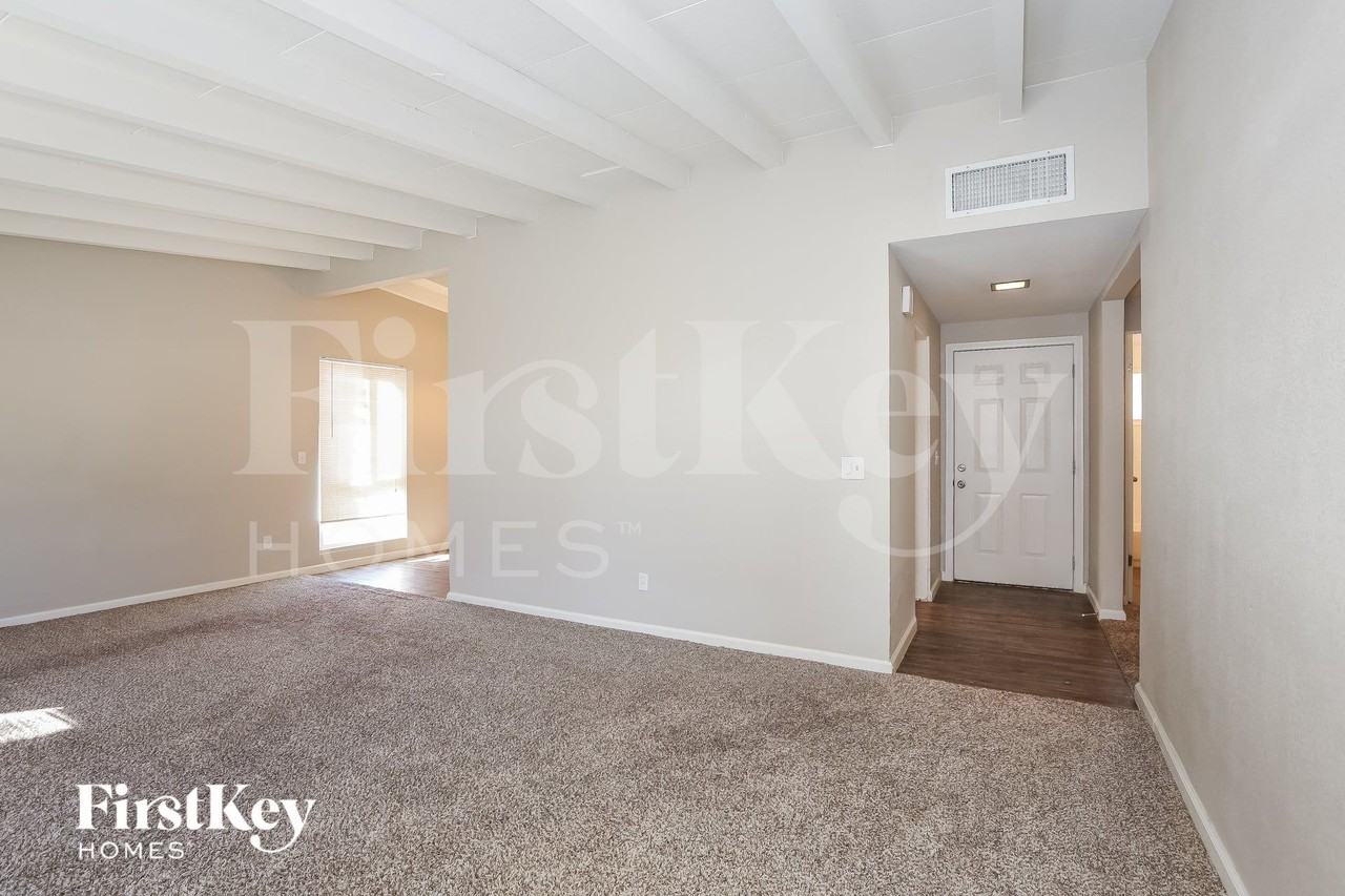 716 N Bruce St - Photo 4 of 15