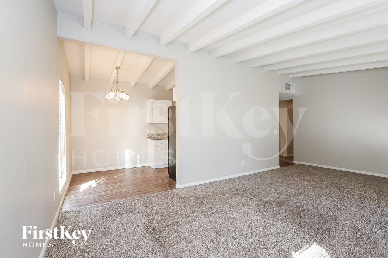 716 N Bruce St - Photo 5 of 15