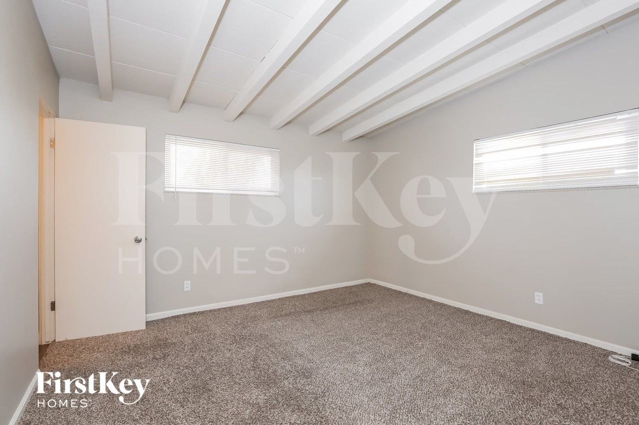 716 N Bruce St - Photo 7 of 15