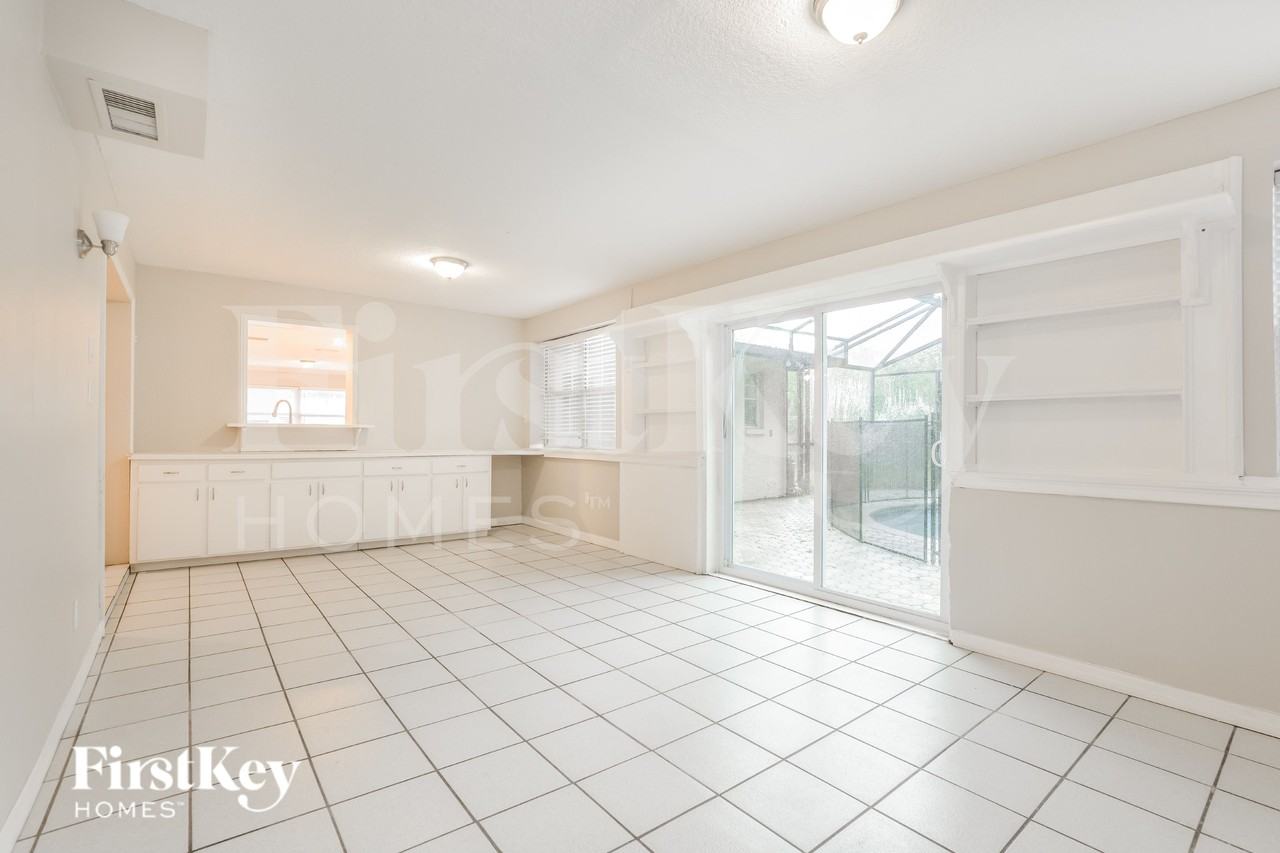 7039 Pecan Ct - Photo 3 of 16
