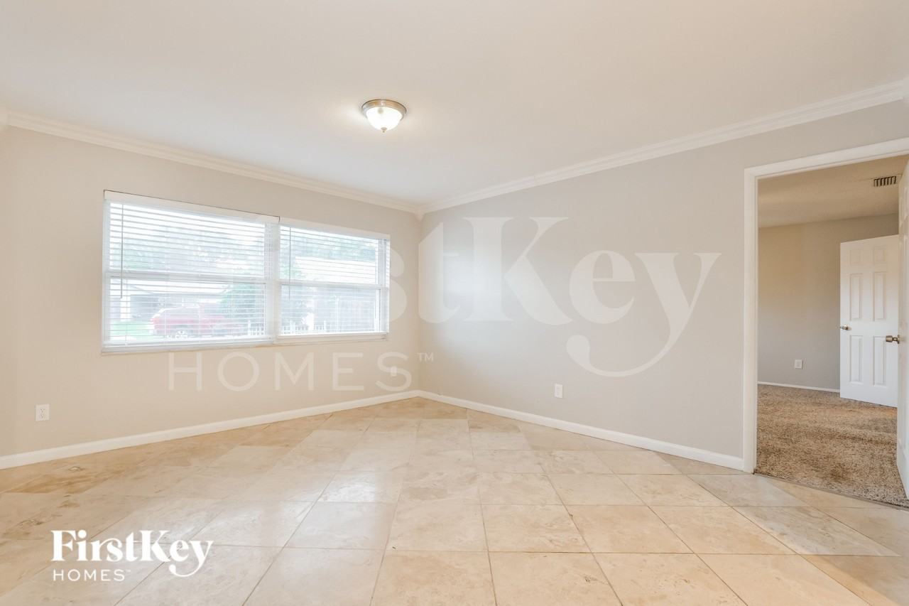 7039 Pecan Ct - Photo 6 of 16