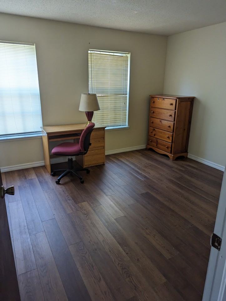 835 W Lawson St #103 - Photo 6 of 8