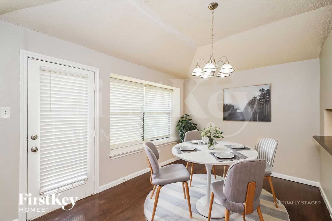 6476 Sudbury Way - Photo 6 of 19