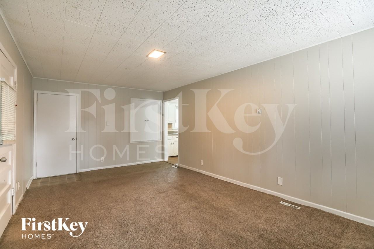 5915 Harvard Ave - Photo 4 of 18