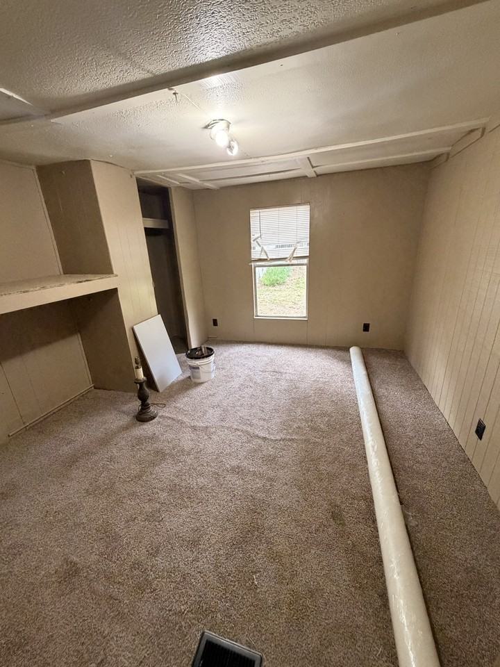 5542 Whites Ferry Rd - Photo 7 of 9