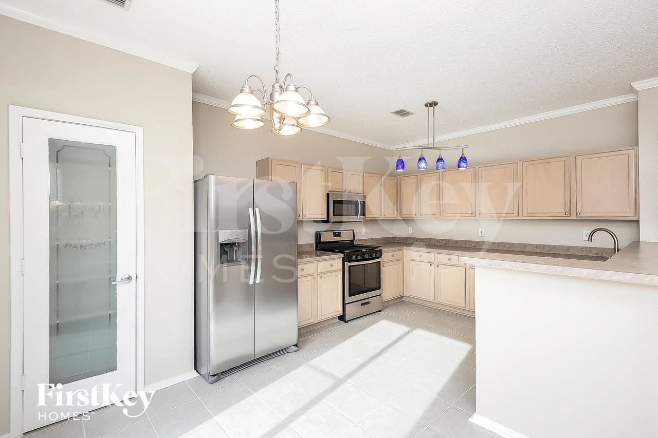 4713 Palm Ridge Dr - Photo 6 of 16