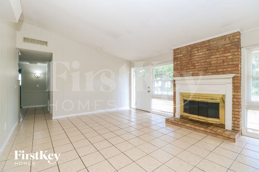445 Ridge Dr - Photo 4 of 16