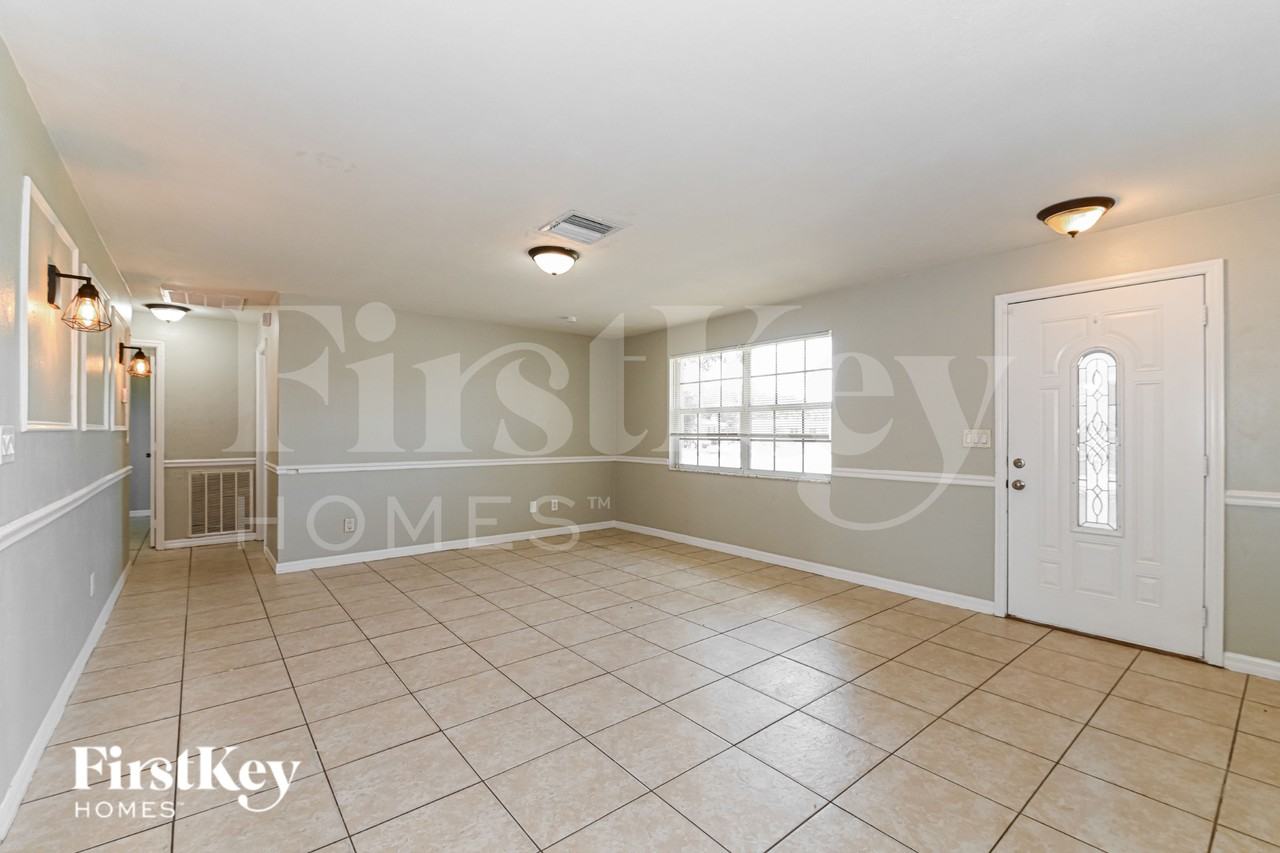 401 Ne 15th Ave - Photo 3 of 19