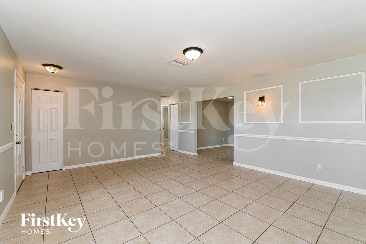 401 Ne 15th Ave - Photo 5 of 19