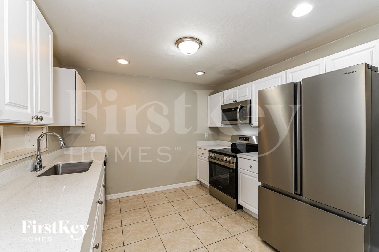 401 Ne 15th Ave - Photo 6 of 19