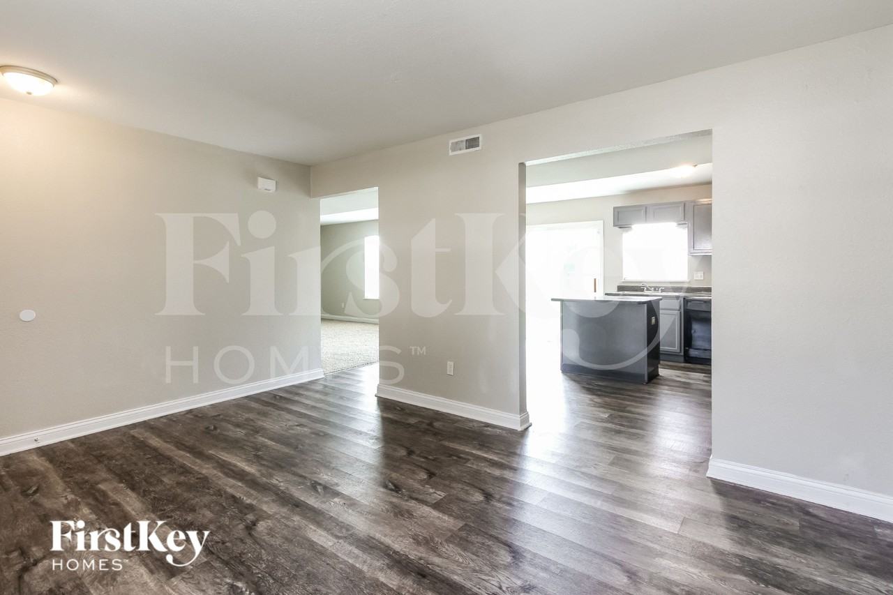 3944 Hornickel Dr - Photo 3 of 19