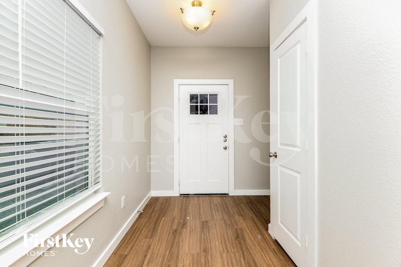 3611 Rio Blanco Dr - Photo 2 of 15