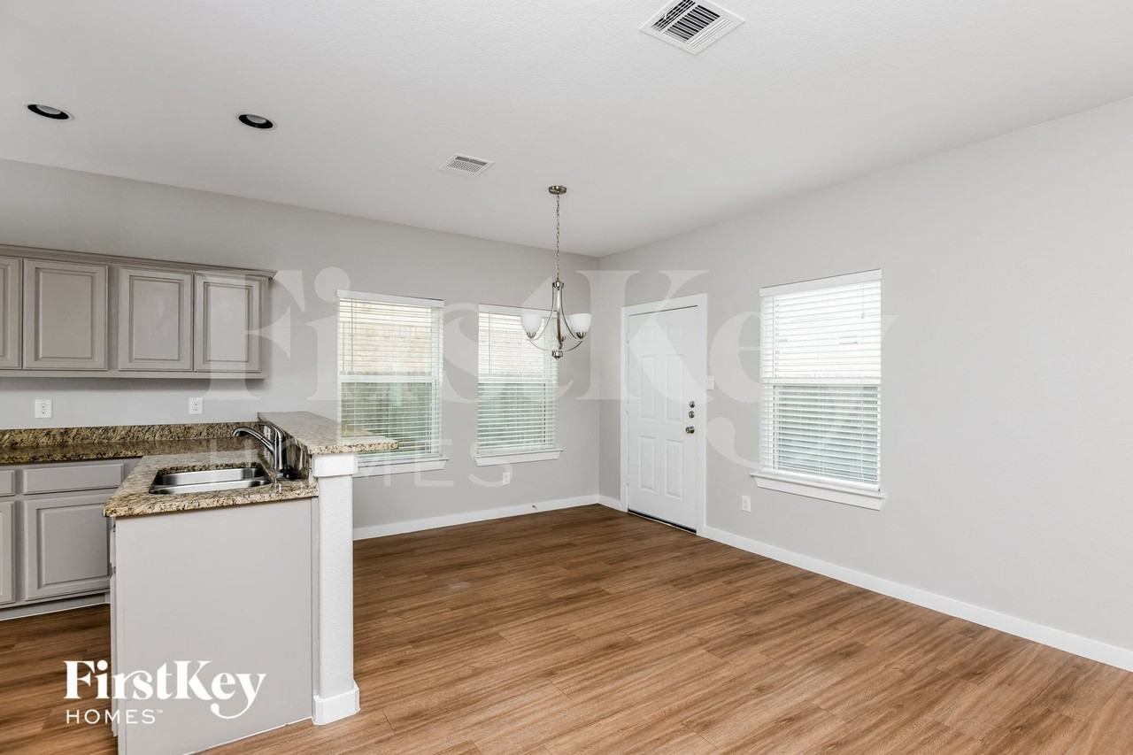 3611 Rio Blanco Dr - Photo 5 of 15