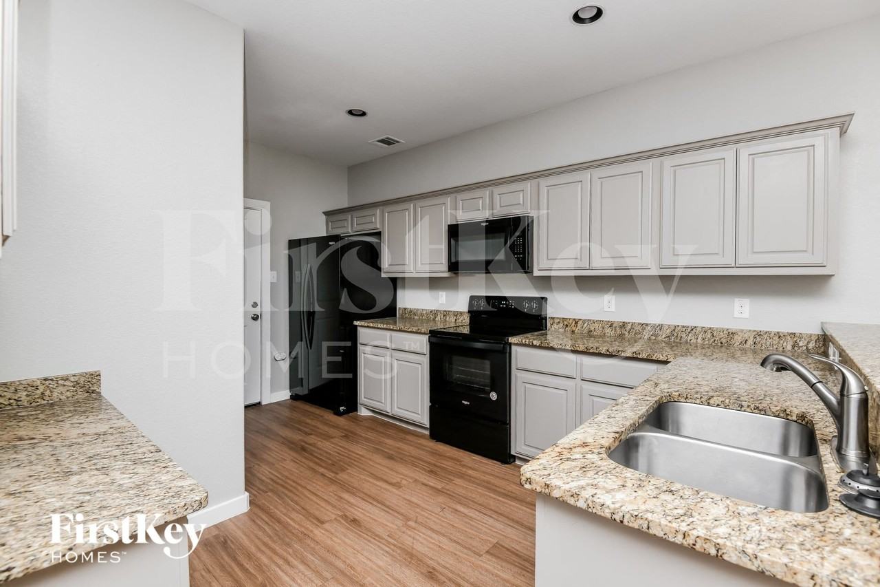 3611 Rio Blanco Dr - Photo 6 of 15