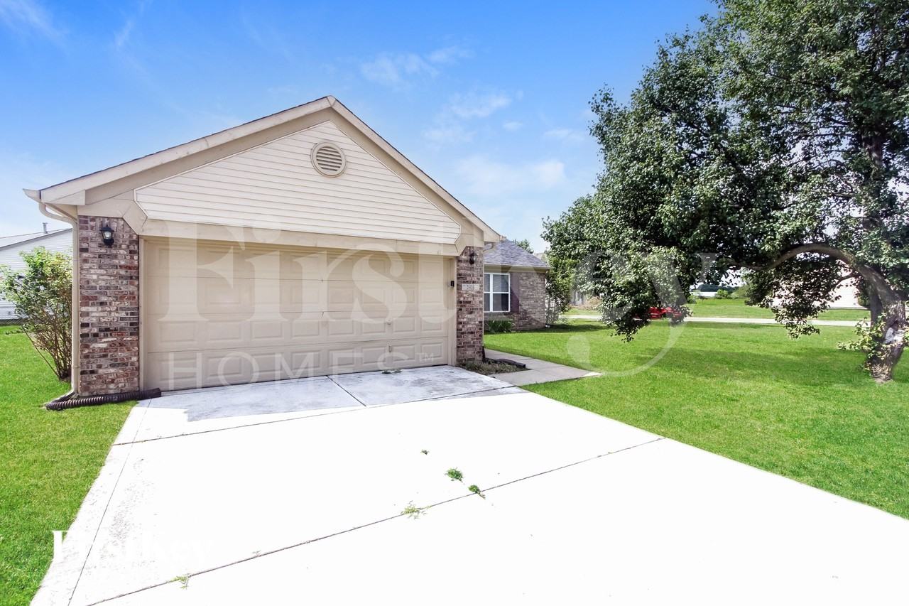 2416 Borgman Dr - Photo 2 of 19