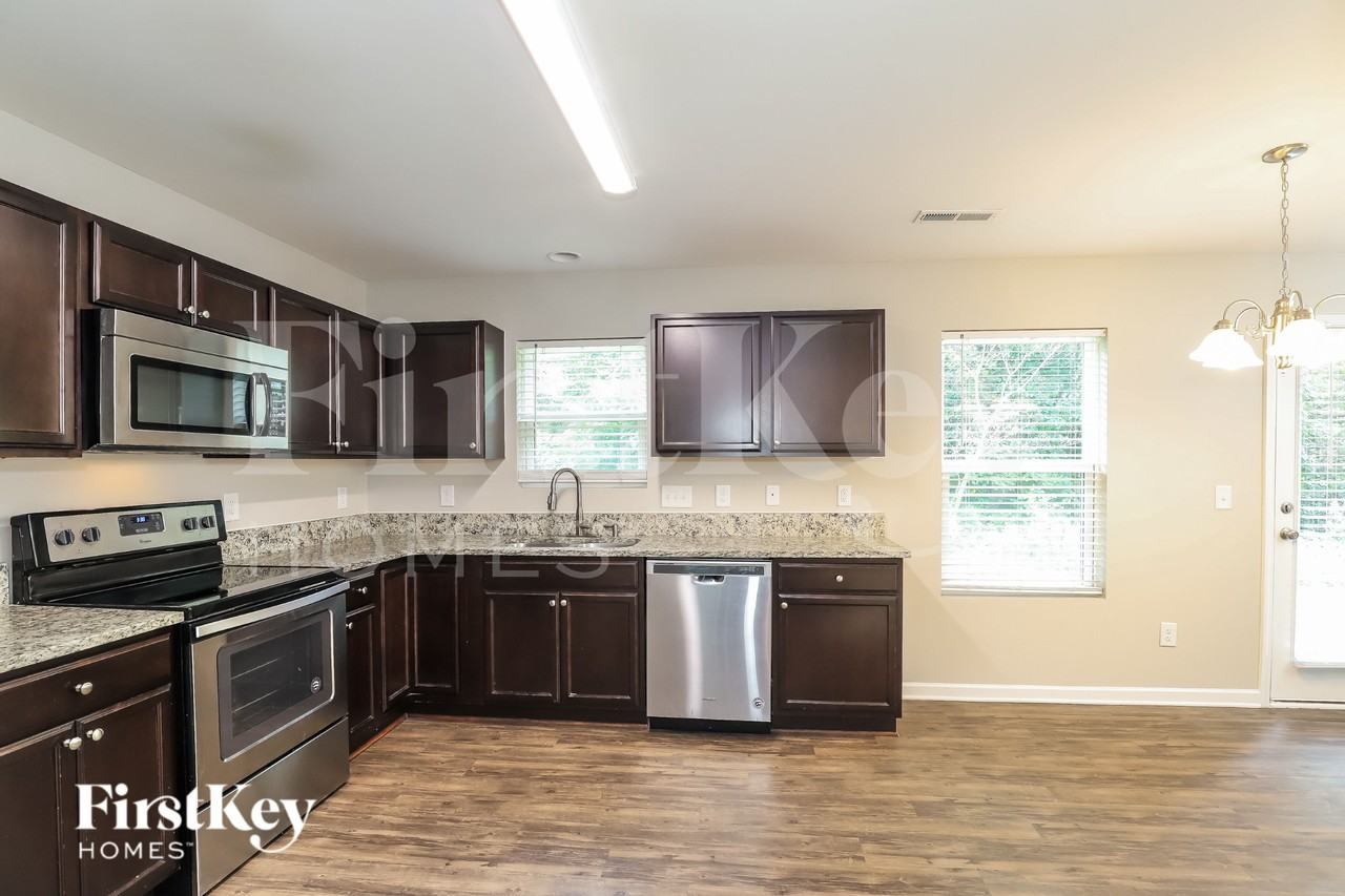 2204 Matthew Oaks Ct - Photo 6 of 16