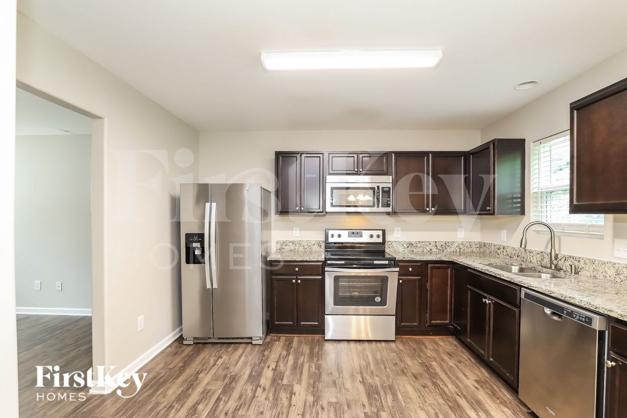 2204 Matthew Oaks Ct - Photo 7 of 16