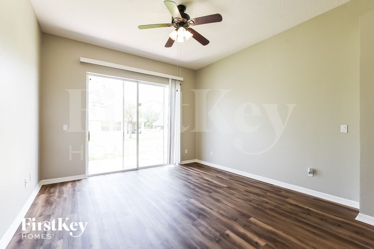 2101 Laparelle Dr - Photo 2 of 19