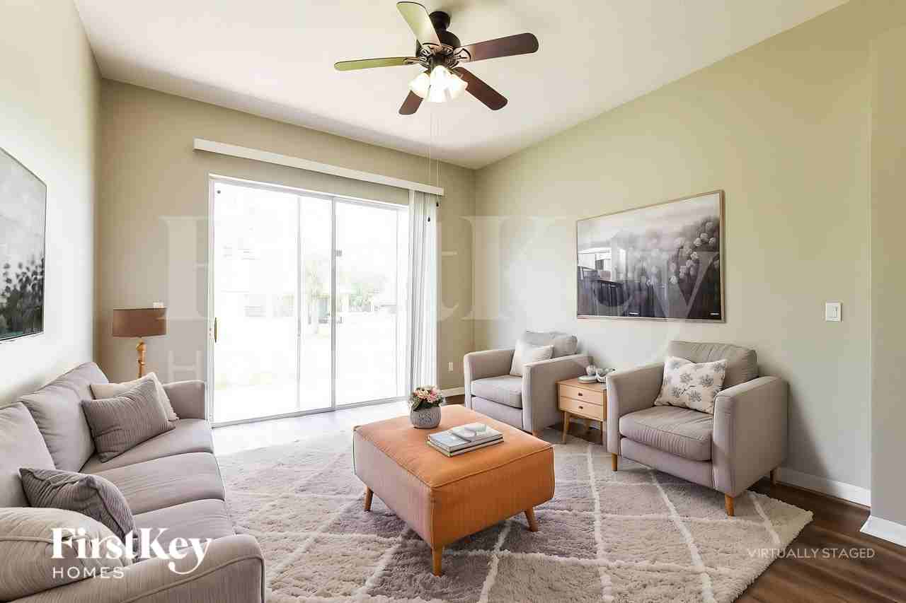 2101 Laparelle Dr - Photo 3 of 19