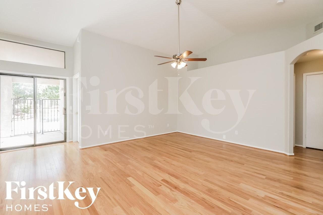 20442 N 38th Dr - Photo 4 of 16
