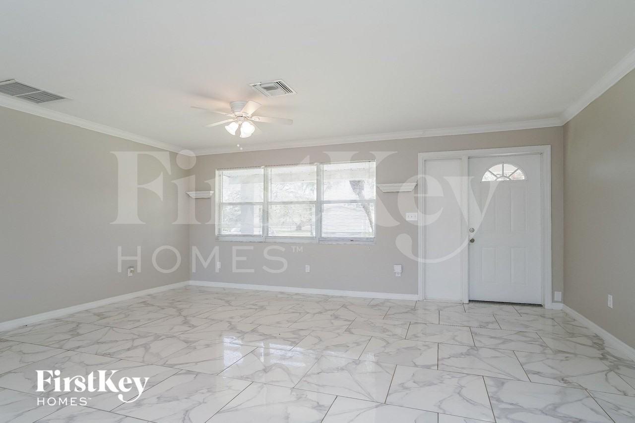 202 E Jasmine Rd - Photo 3 of 15