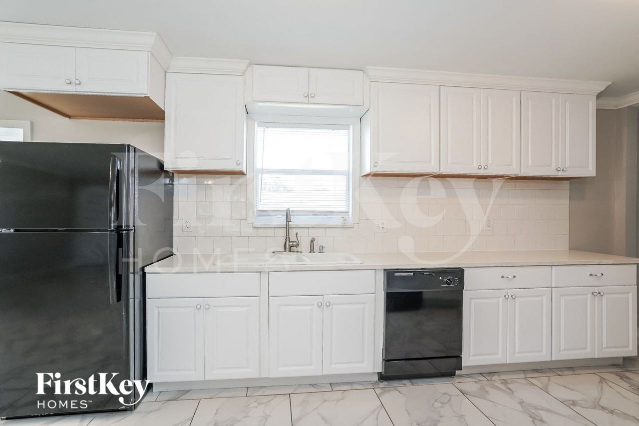 202 E Jasmine Rd - Photo 6 of 15