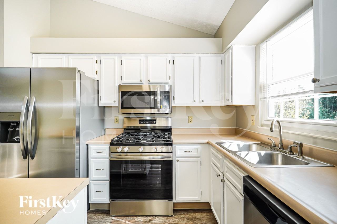1408 Ginseng Dr - Photo 7 of 19