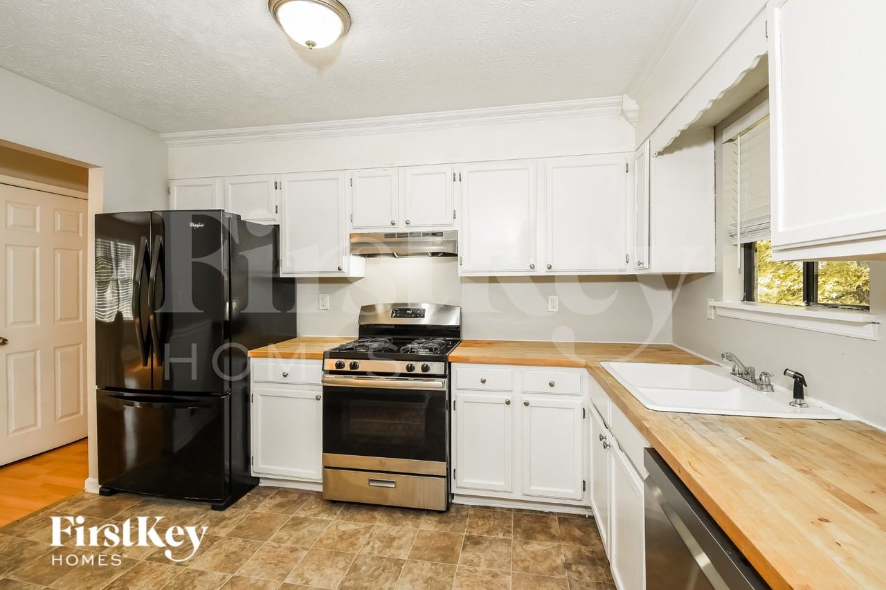 1340 Teaberry Cir - Photo 6 of 19