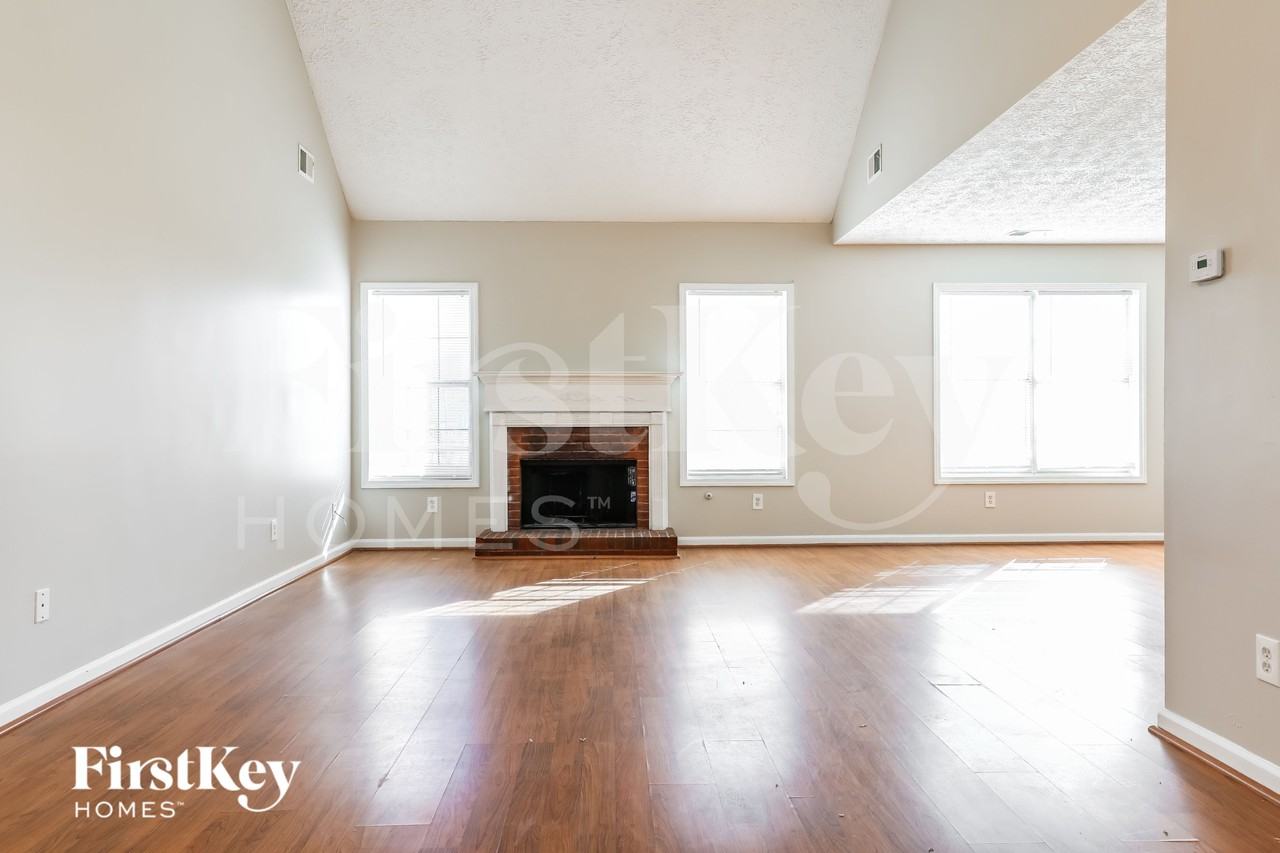 120 Grayview Ct - Photo 4 of 18