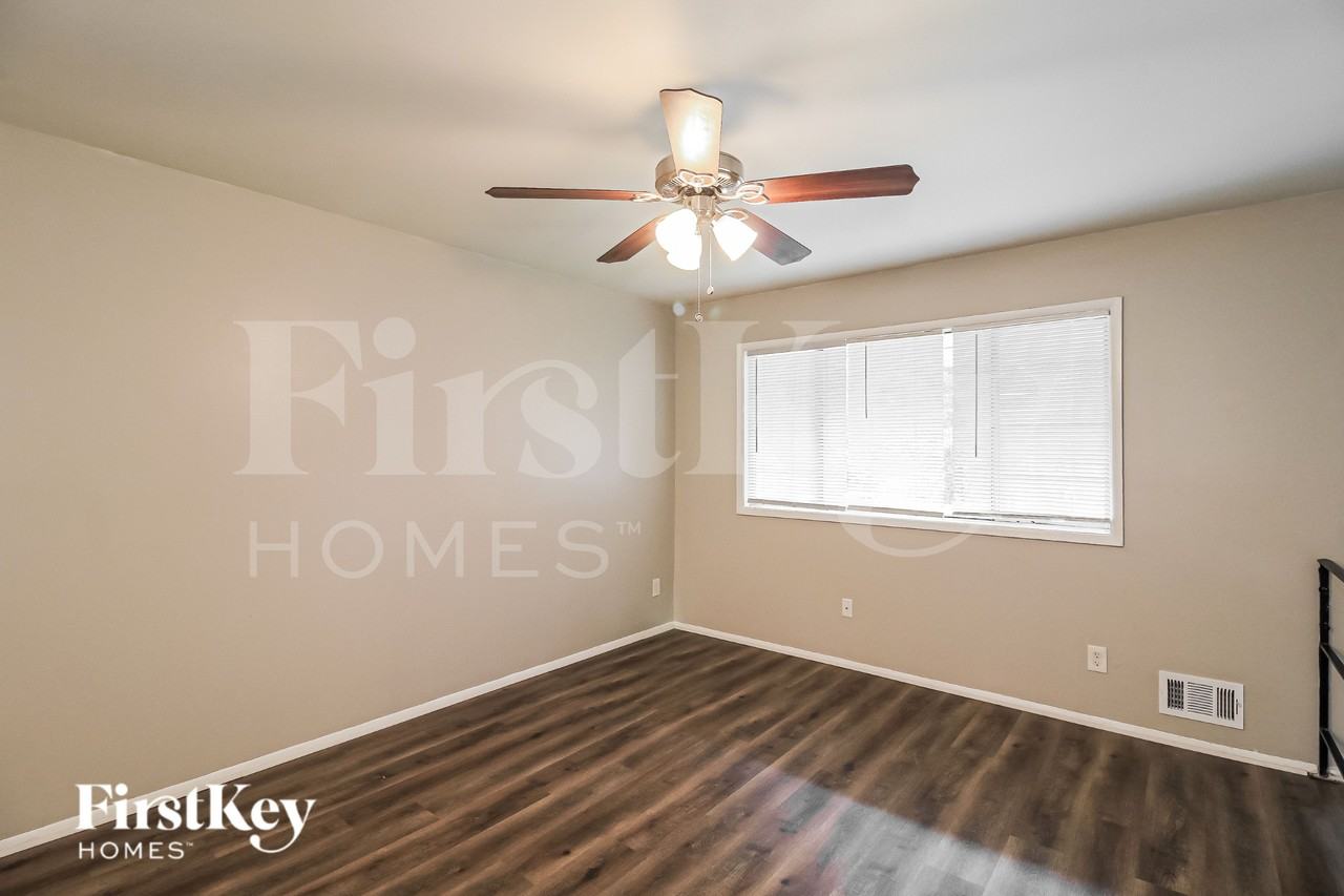 1199 Pineglen Dr - Photo 3 of 19
