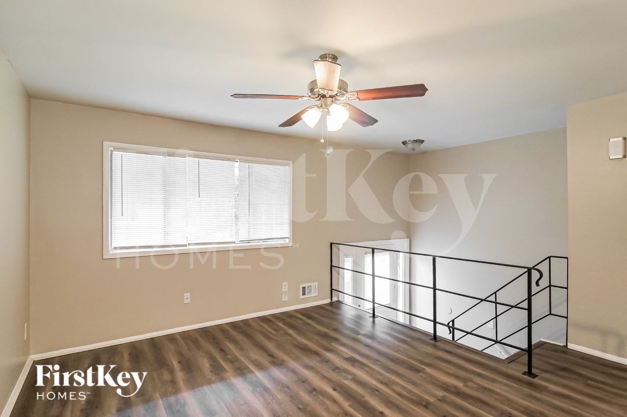 1199 Pineglen Dr - Photo 5 of 19