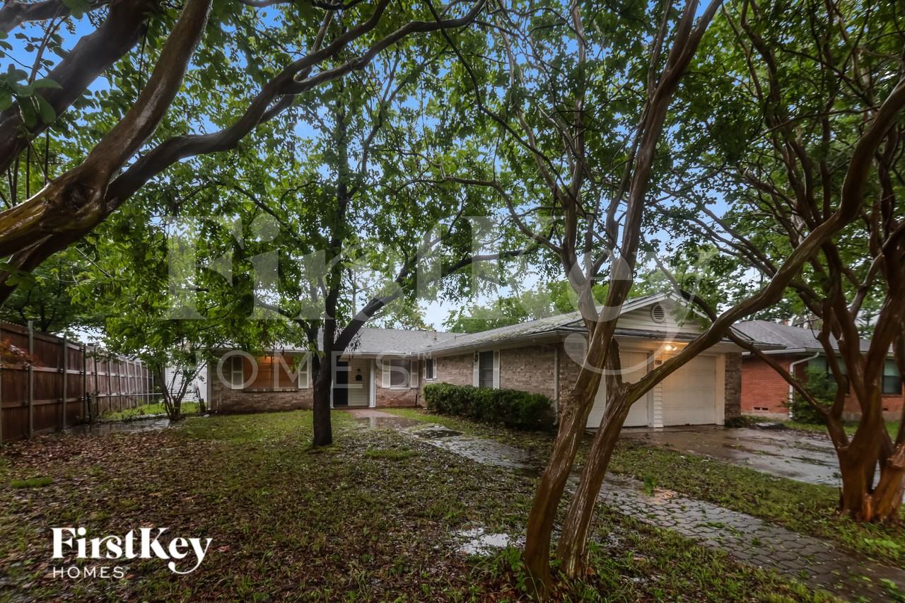 1109 Atlanta Dr - Photo 2 of 20