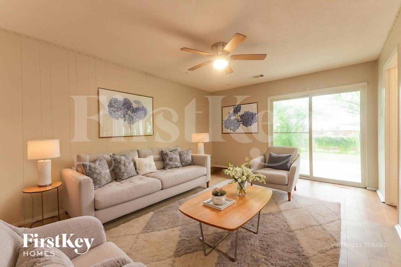 1109 Atlanta Dr - Photo 4 of 20