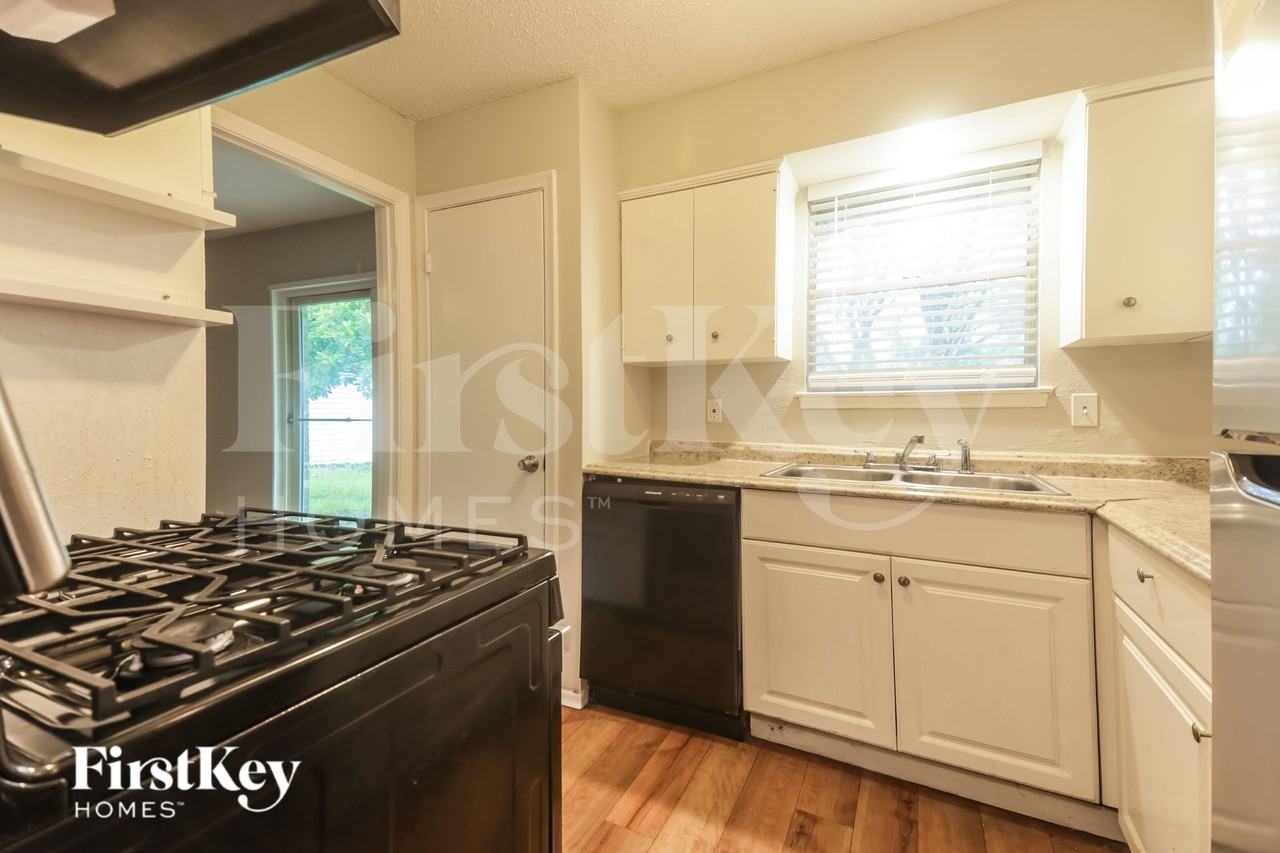1109 Atlanta Dr - Photo 7 of 20