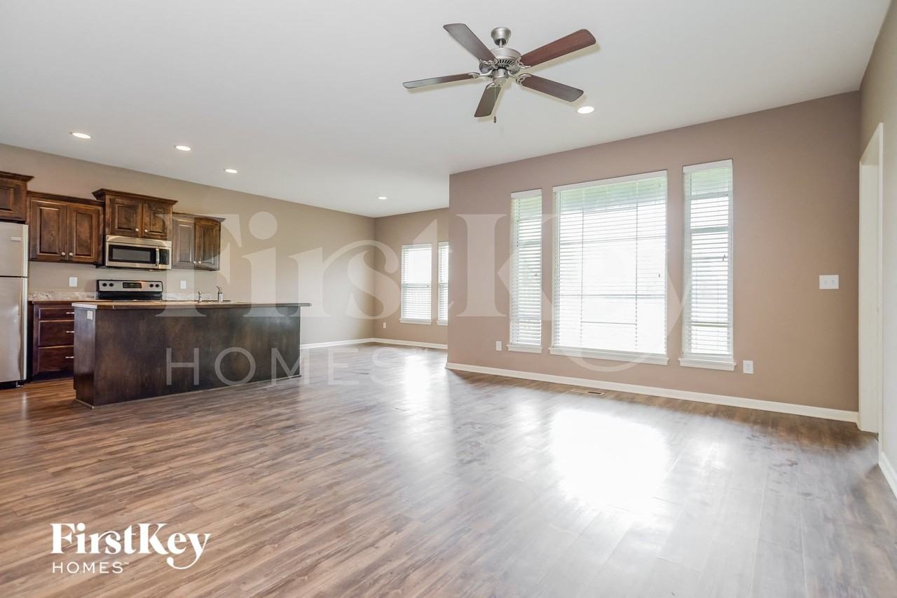 11007 Highview Rd - Photo 4 of 15