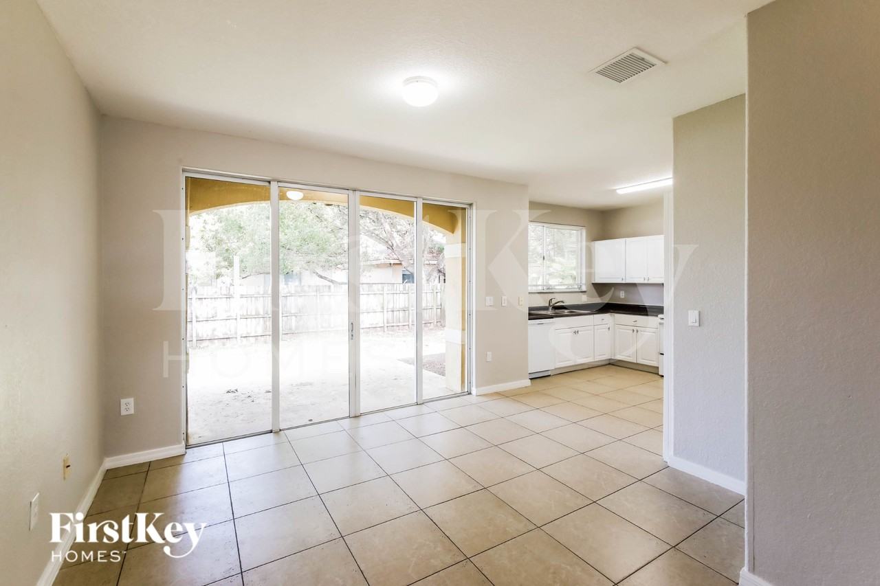 1009 Neave - Photo 5 of 19