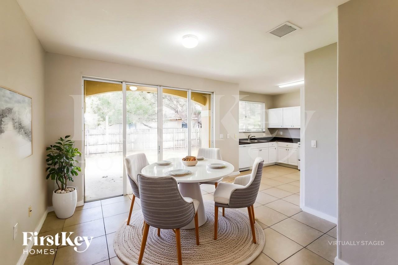 1009 Neave - Photo 6 of 19