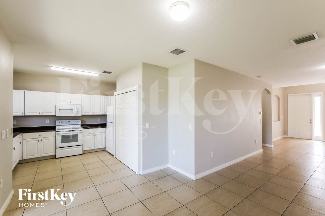 1009 Neave - Photo 7 of 19