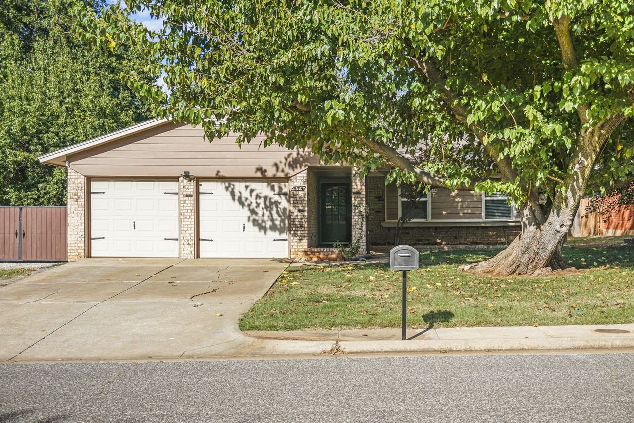 625 Hawthorne Pl - Photo 4 of 32