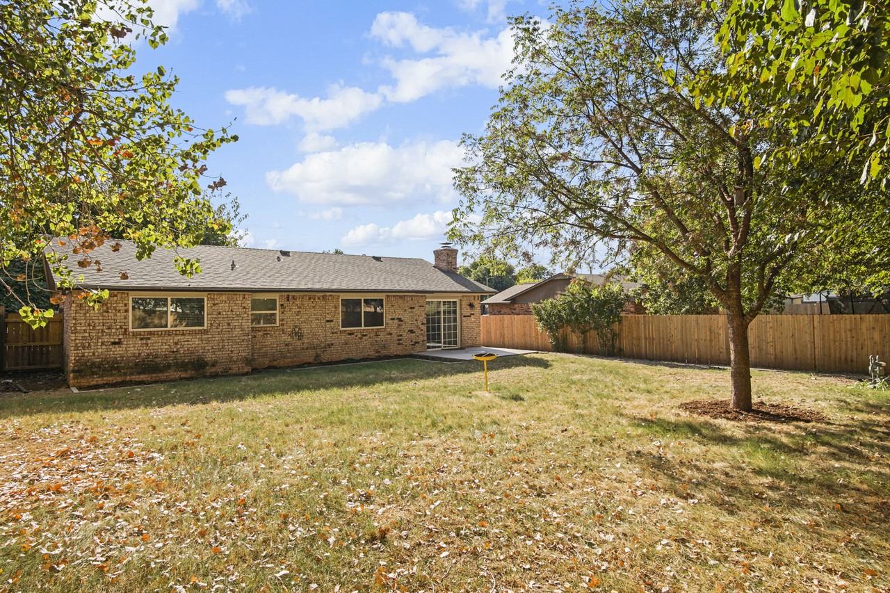625 Hawthorne Pl - Photo 7 of 32