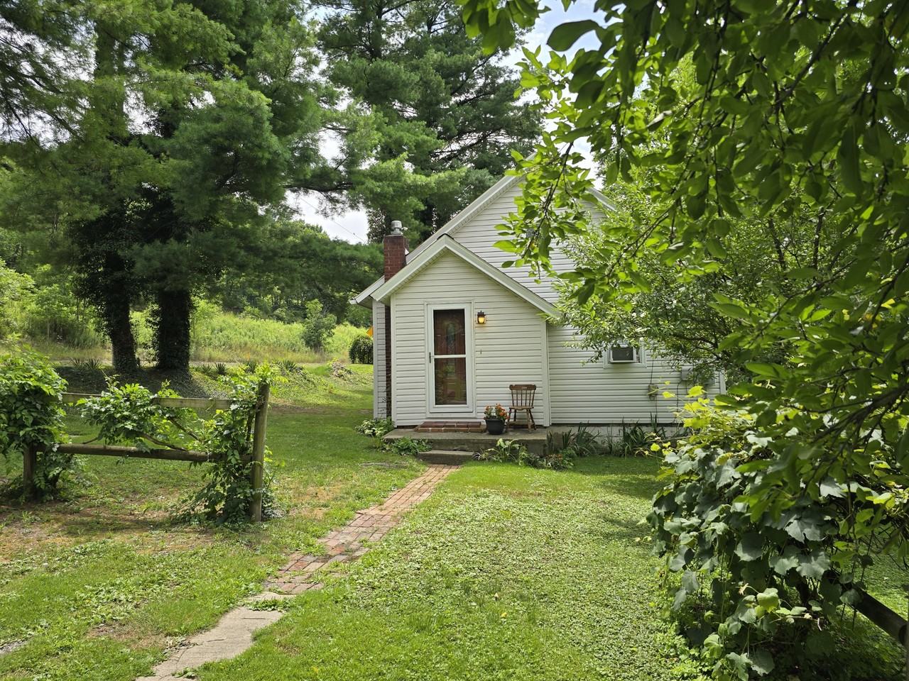 106 Lowry St - Photo 2 of 18